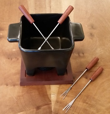 Fondue Pot